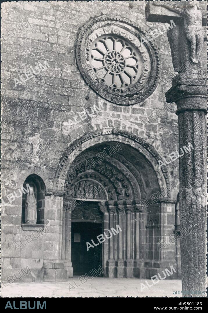 1959. Rosetón románico en la iglesia de santa María del Azogue (Betanzos).