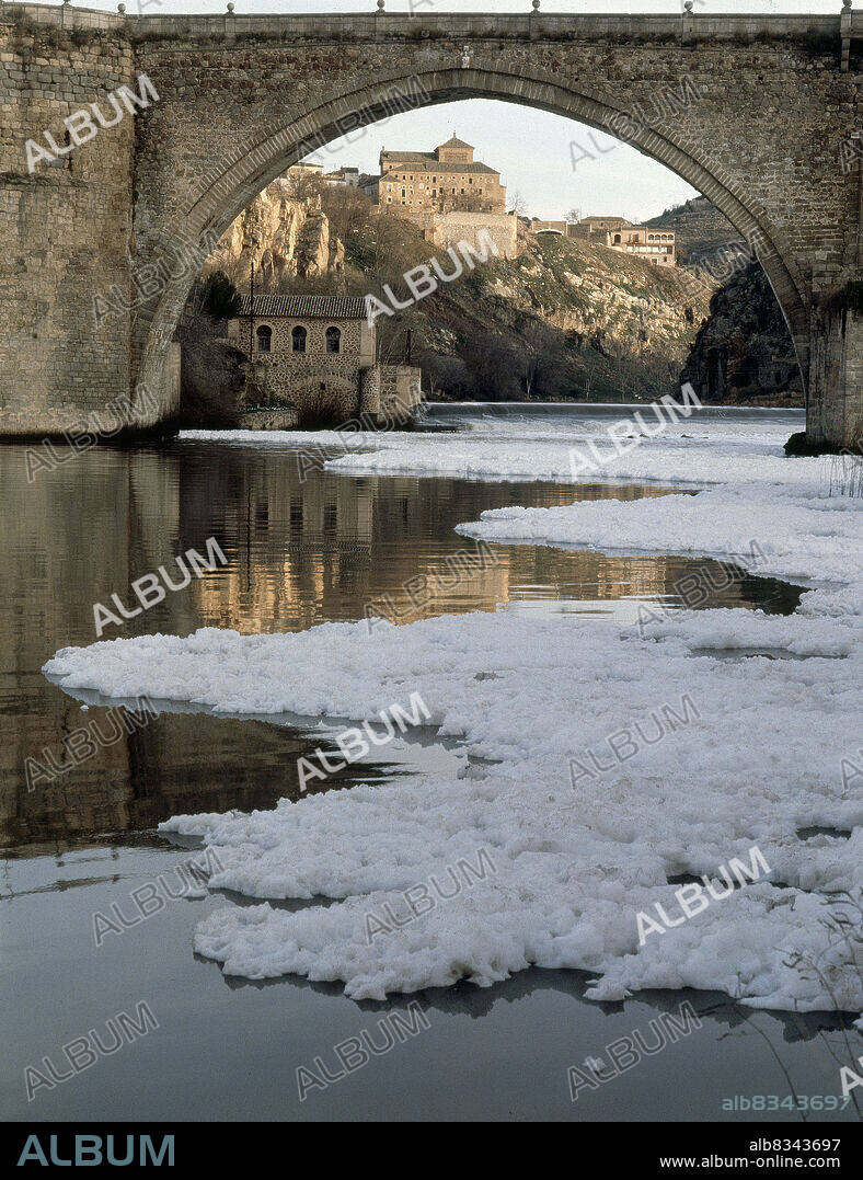 RIO TAJO CONTAMINADO A SU PASO TOLEDO - FOTO AÑOS 80.