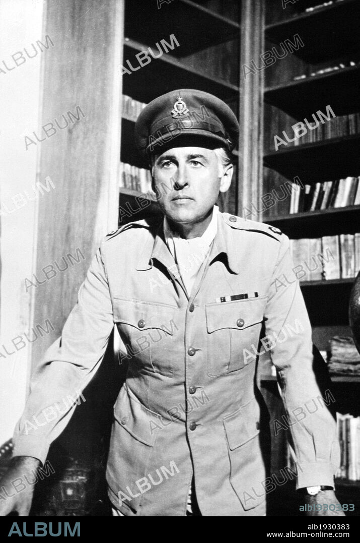 STEWART GRANGER en SECRETA INVASIÓN, 1964 (THE SECRET INVASION), dirigida por ROGER CORMAN. Copyright UNITED ARTISTS.