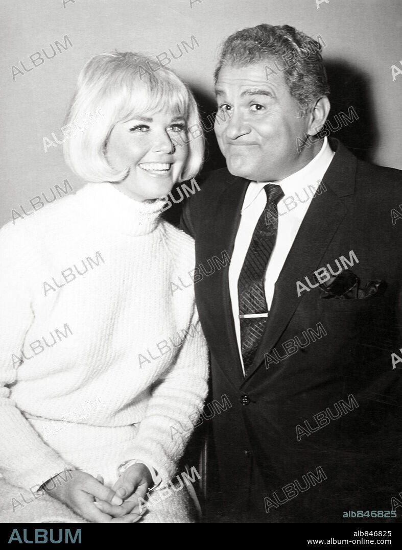 DORIS DAY and JACK KRUSCHEN in CAPRICE, 1967, directed by FRANK TASHLIN and LEON SHAMROY. Copyright 20TH CENTURY FOX.