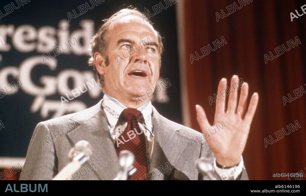 GEORGE MCGOVERN (1922) CONGRESISTA Y SENADOR DE LOS ESTADOS UNIDOS.