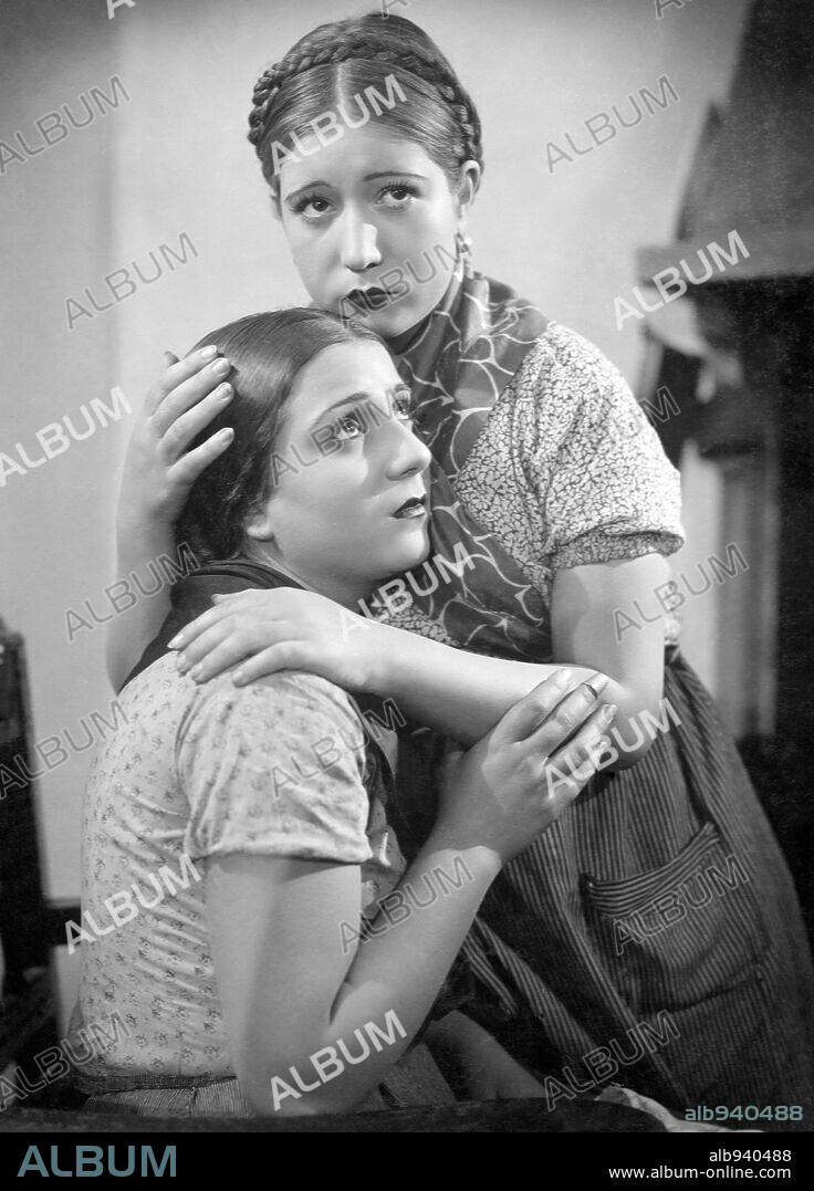 PEPITA VELAZQUEZ and PILAR NAVARRO in LOS HIJOS MANDAN, 1930, directed by ANTONIO FERRI.