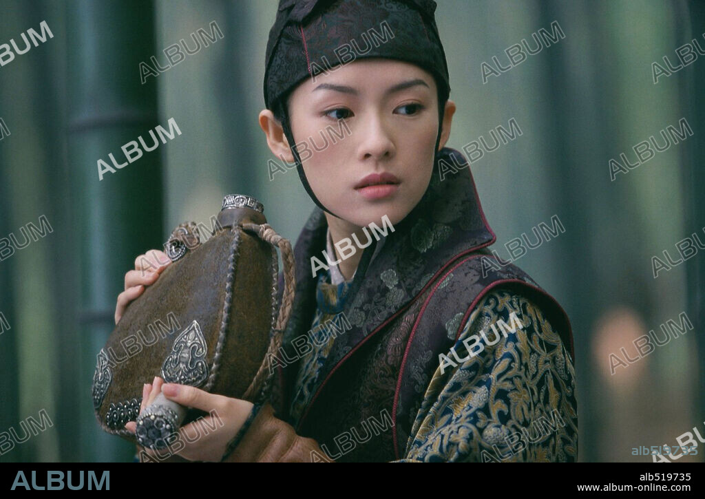 ZIYI ZHANG in HOUSE OF FLYING DAGGERS, 2004 (SHI MIAN MAI FU), directed by YIMOU ZHANG. Copyright BEIJING NEW PICTURES FILM CO/CHINA FILM CO-PRODUCTION CORPOR.