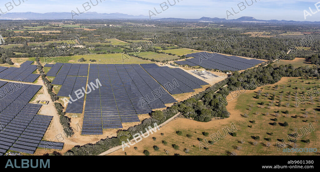 Sa Caseta Parc Fotovoltaic, solar energy plates, Llucmajor, Mallorca, Balearic Islands, Spain.