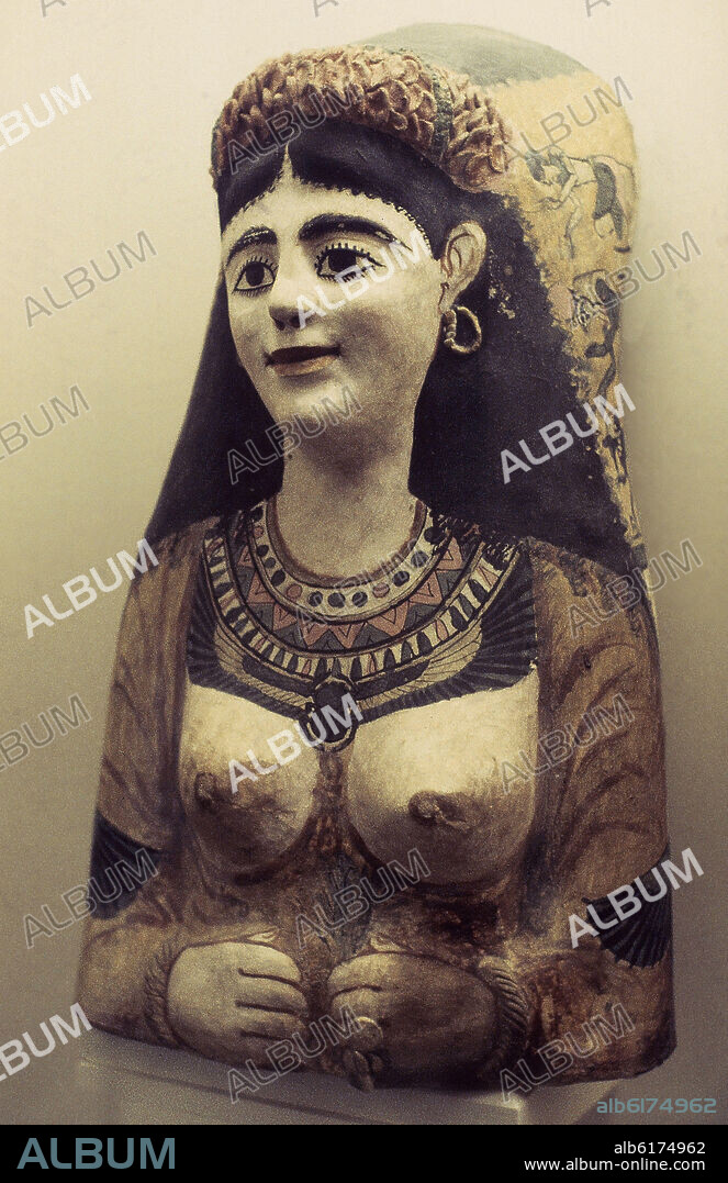 ESCULTURA NATURALISTA DE MUJER ORIENTAL.