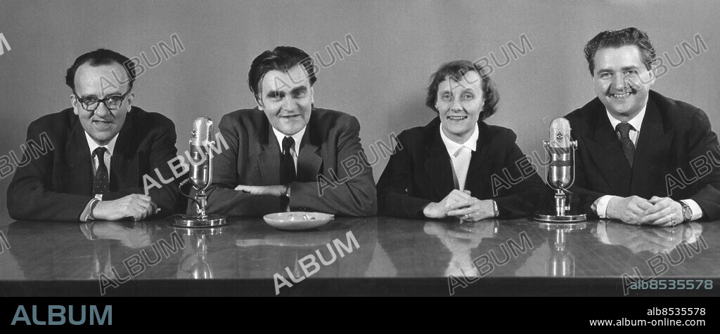 STOCKHOLM 1958-04.. Orig. bildtext... 20-FRÅGOR Anm. Frågesport i radio Kvartett Författare Publ. i RIR 41/58, 43/59, 37/60 persons: STIG JÄRREL;ASTRID LINDGREN;KJELL STENSSON;PER-MARTIN HAMBERG sites: SVERIGE;STOCKHOLM.