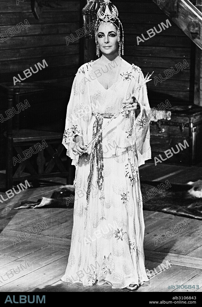 ELIZABETH TAYLOR in THE BLUE BIRD, 1976, directed by GEORGE CUKOR. Copyright 20TH CENTURY FOX.
