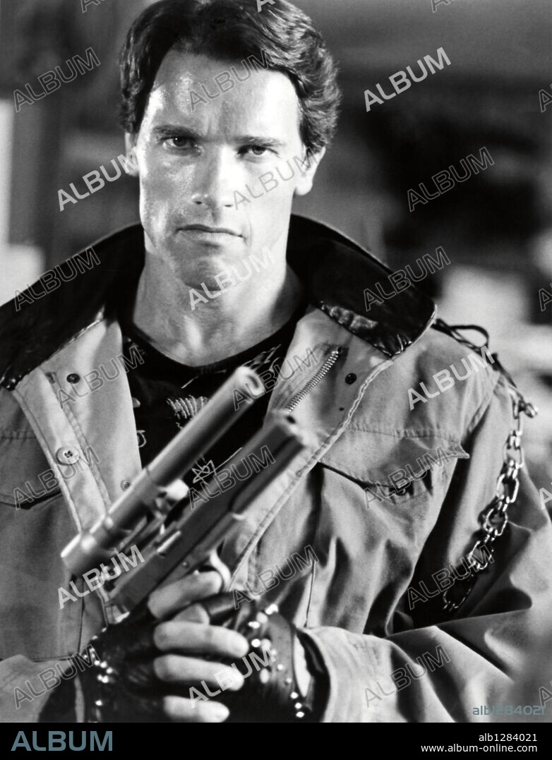 ARNOLD SCHWARZENEGGER in THE TERMINATOR, 1984, directed by JAMES CAMERON. Copyright ORION PICTURES.