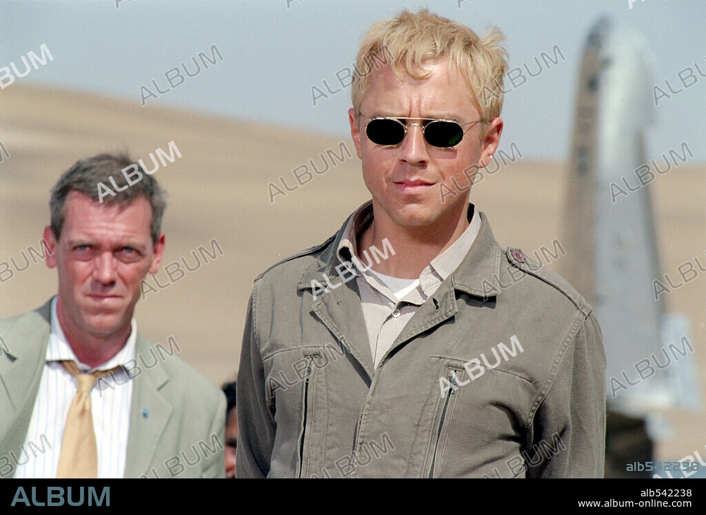 GIOVANNI RIBISI y HUGH LAURIE en EL VUELO DEL FÉNIX, 2004 (FLIGHT OF THE PHOENIX), dirigida por JOHN MOORE. Copyright 20TH CENTURY FOX.