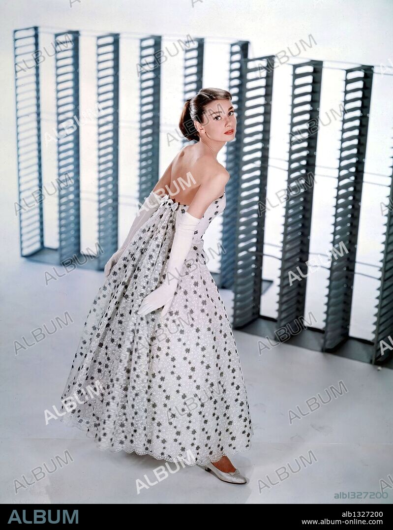 AUDREY HEPBURN in FUNNY FACE, 1957, directed by STANLEY DONEN. Copyright PARAMOUNT PICTURES.