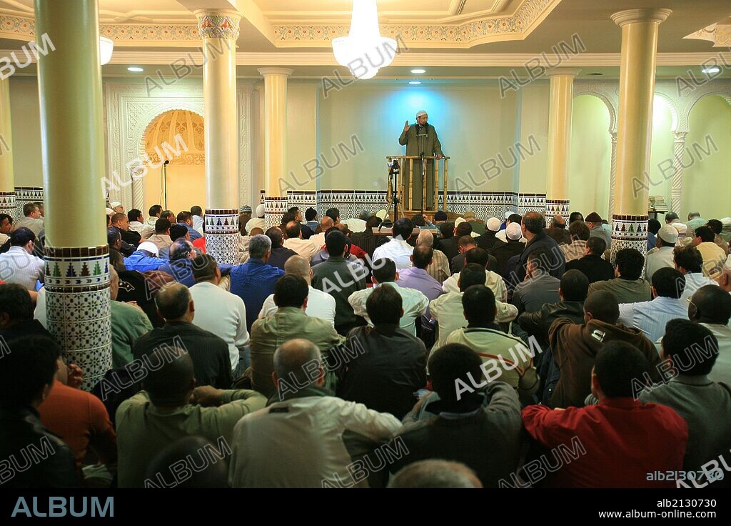 Imam Tarek Oubrou preaching in Bordeaux mosque before the friday prayer.