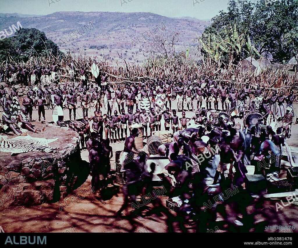 LA PRESA DESNUDA, 1965 (THE NAKED PREY), dirigida por CORNEL WILDE. Copyright PARAMOUNT PICTURES.