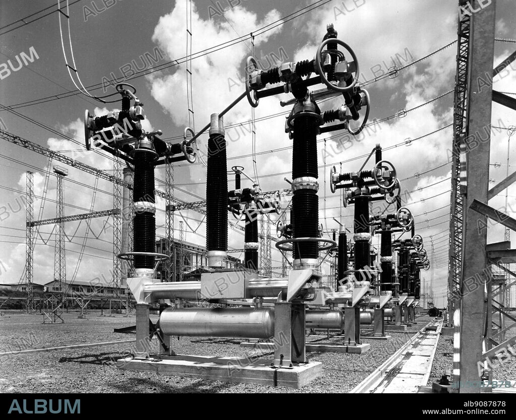 Erection is well advanced on AEI 400,000 volt air-blast circuit-breakers at the Camden Power Station, Transvaal, of the Electricity Supply Commission of South Africa. These are the first 400kV circuit-breakers to be exported from Britain and the first to be isntalled in the Southern Hemisphere. They were manufactured at the Trafford Park, Manchester, factory of the AEI switchgear Division. - Photo dated 1st November 1966. ©TopFoto.