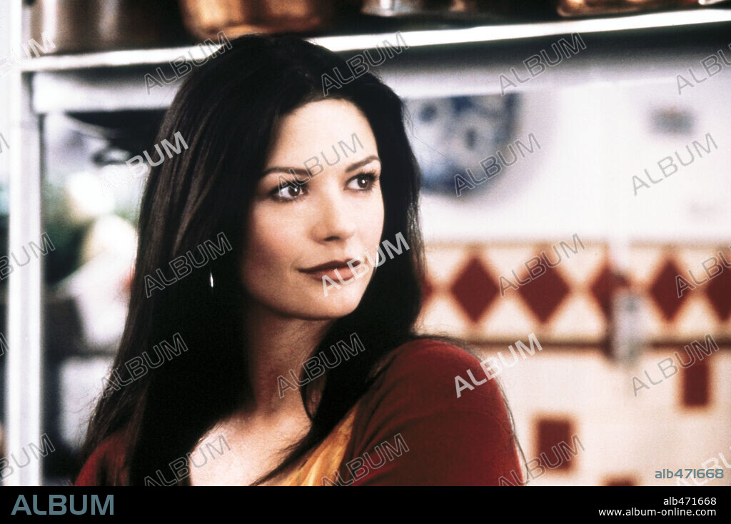 CATHERINE ZETA-JONES en LA PAREJA DEL AÑO, 2001 (AMERICA'S SWEETHEARTS), dirigida por JOE ROTH. Copyright REVOLUTION STUDIOS / GORDON, MELINDA SUE.