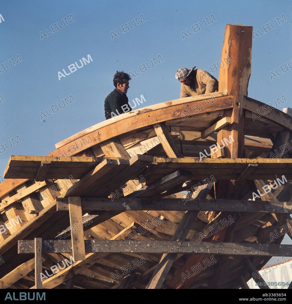Construcción de barcas. Mataró. Años 70.