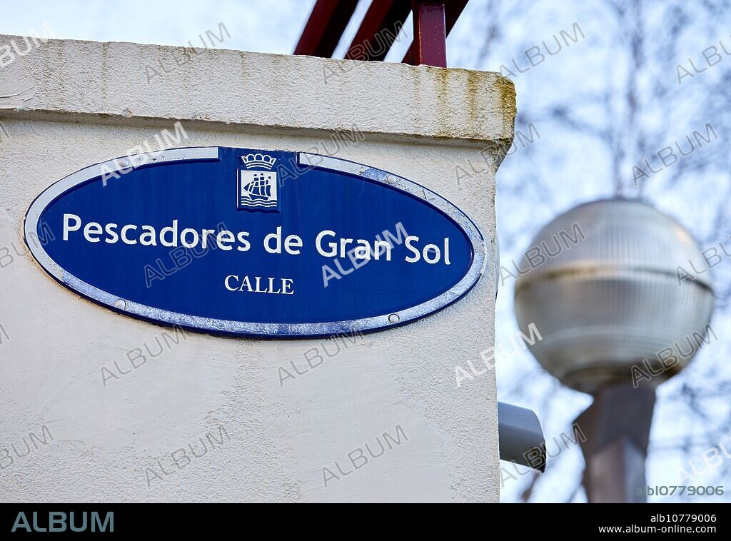 Street plate calle Pescadores de Gran Sol, Gran Soleko Arrantzaleak kalea, Donostia, San Sebastian, Gipuzkoa, Basque Country, Spain, Europe.