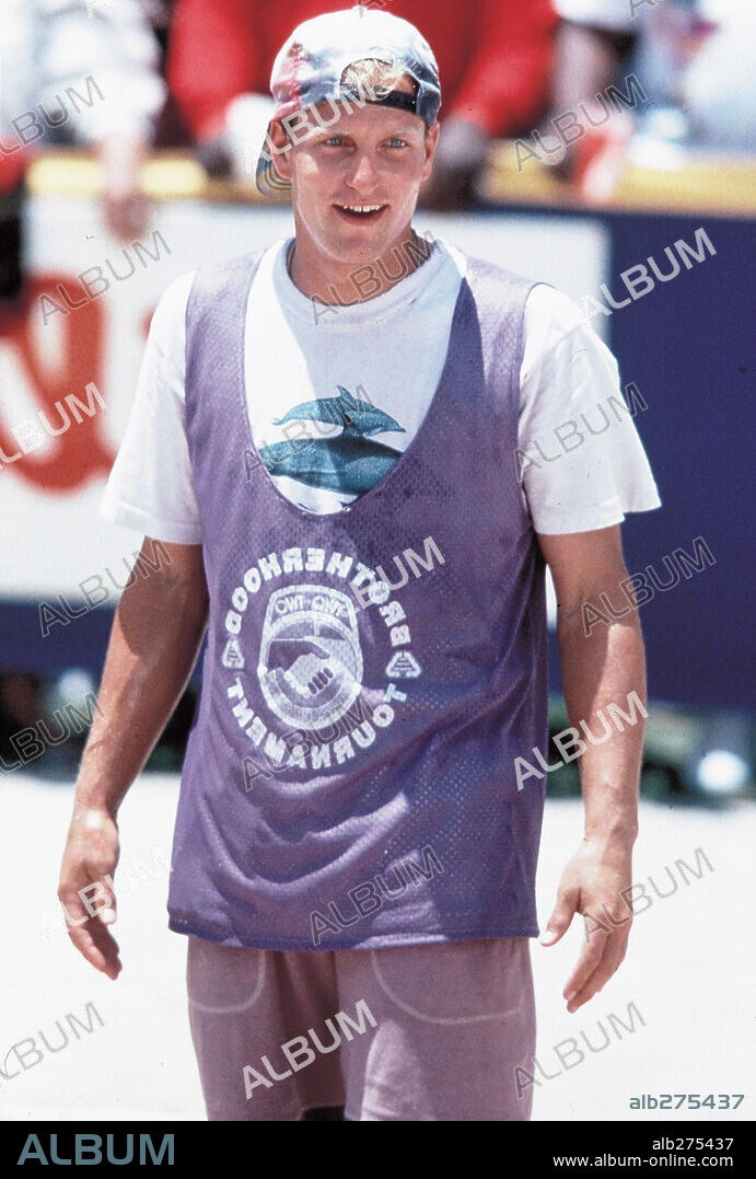 WOODY HARRELSON en LOS BLANCOS NO LA SABEN METER, 1992 (WHITE MEN CAN'T JUMP), dirigida por RON SHELTON. Copyright 20TH CENTURY FOX.