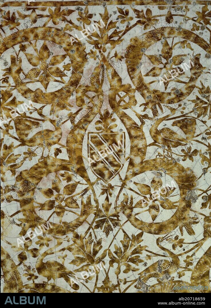 DETALLE DEL AZULEJO DE FORTUNY - DECORACION VEGETAL CON ESCUDO - SIGLO XV - CONJ Nº 404.