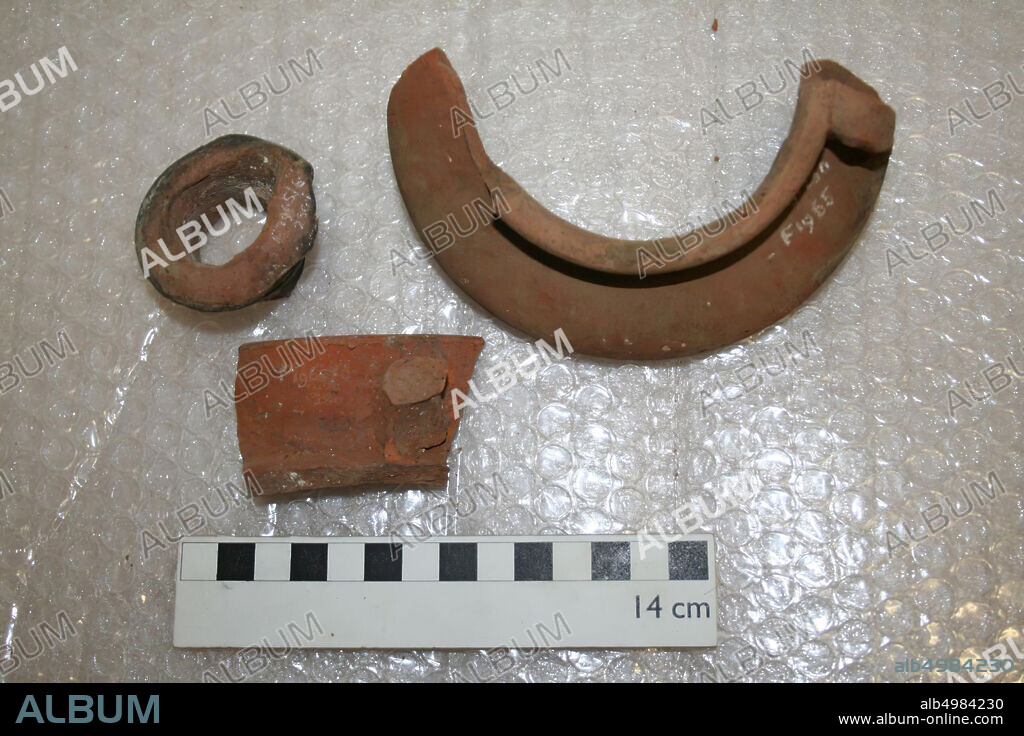 Egypt, fragment, pot, earthenware, 5.5 x 3.5 cm, 4 x 6.5 cm, Ø = 11, diam 13.5 x 4.5 cm, Meroitic Period, 2nd-4th century AD, Egypt.