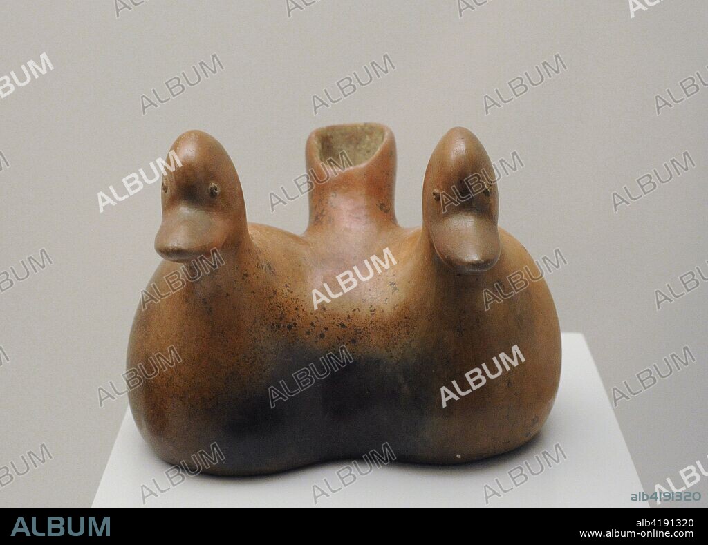 Geminated vessel depicting ducks. Ceramic. Colima style. Early-Middle Classic Period (100-700 AD). Western Mexico. Museum of the Americas. Madrid, Spain.