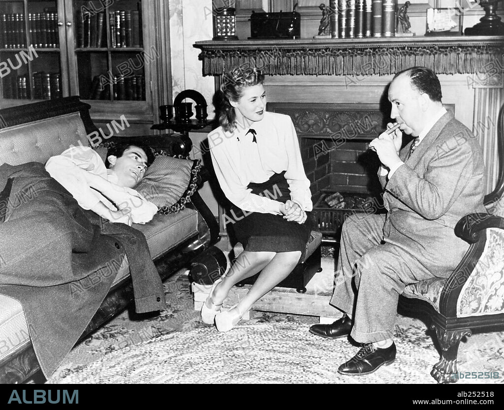 ALFRED HITCHCOCK, GREGORY PECK and INGRID BERGMAN in SPELLBOUND, 1945, directed by ALFRED HITCHCOCK. Copyright Selznick International Pictures/Vanguard Films.
