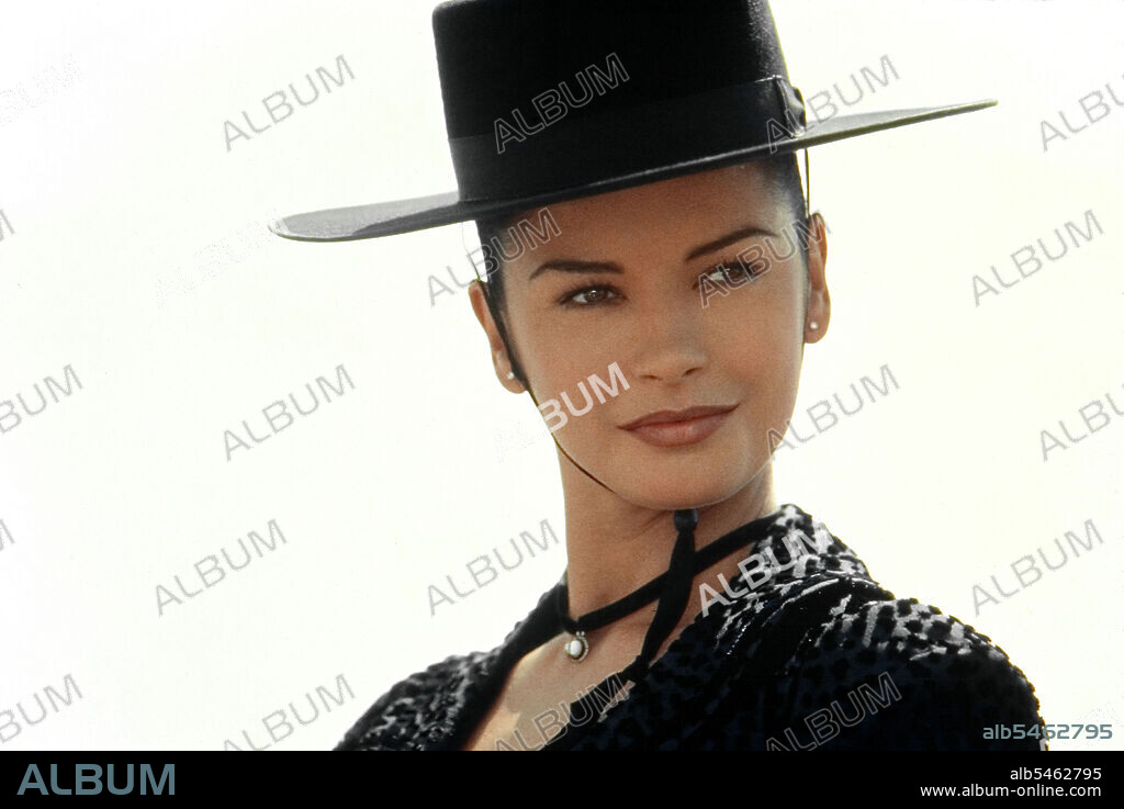 CATHERINE ZETA-JONES en LA MÁSCARA DEL ZORRO, 1998 (THE MASK OF ZORRO), dirigida por MARTIN CAMPBELL. Copyright AMBLIN ENTERTAINMENT.