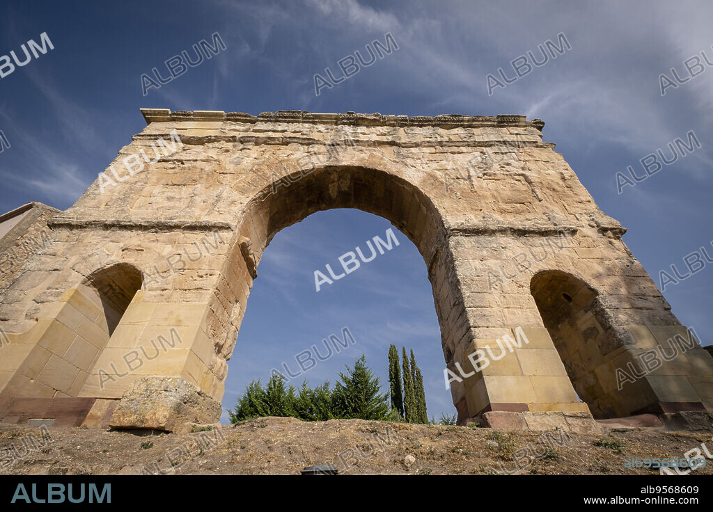 arco de triunfo romano, siglo I a. C., Medinaceli, Soria, comunidad autónoma de Castilla y León, Spain, Europe.