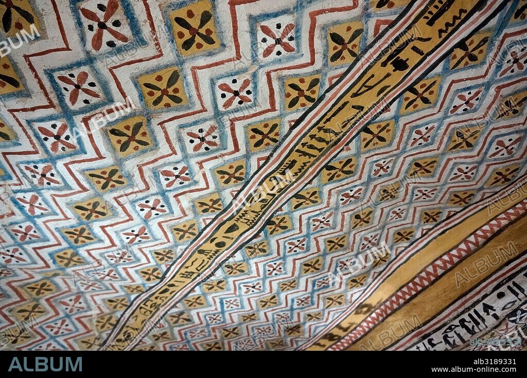 Egipto. Tumba 96 Sennefer o Sennofer. Está situada en Sheikh Abd el-Qurna bajo la denominación TT 96,en la necrópolis tebana, en la orilla oeste del Nilo, frente a Luxor.