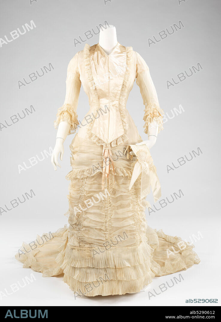 MOYEN. Wedding dress, American, ca. 1880.