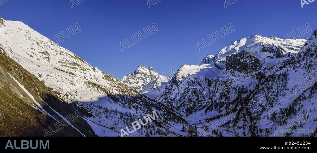 monte Viso, 3841 mts, Valle del Guil,Alpes,parque natural Queyras,Francia-Italia, Europa.
