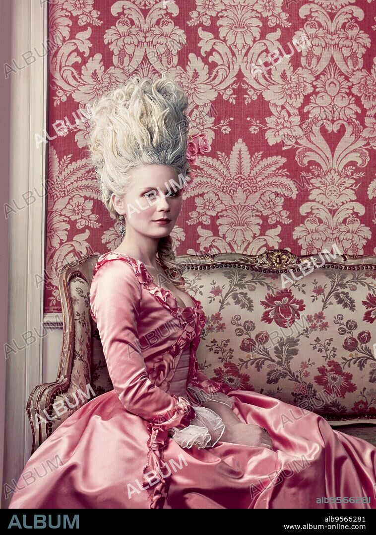 KIRSTEN DUNST in MARIE ANTOINETTE, 2006, directed by SOFIA COPPOLA. Copyright COLUMBIA PICTURES CORPORATION/AMERICAN ZOETROPE.