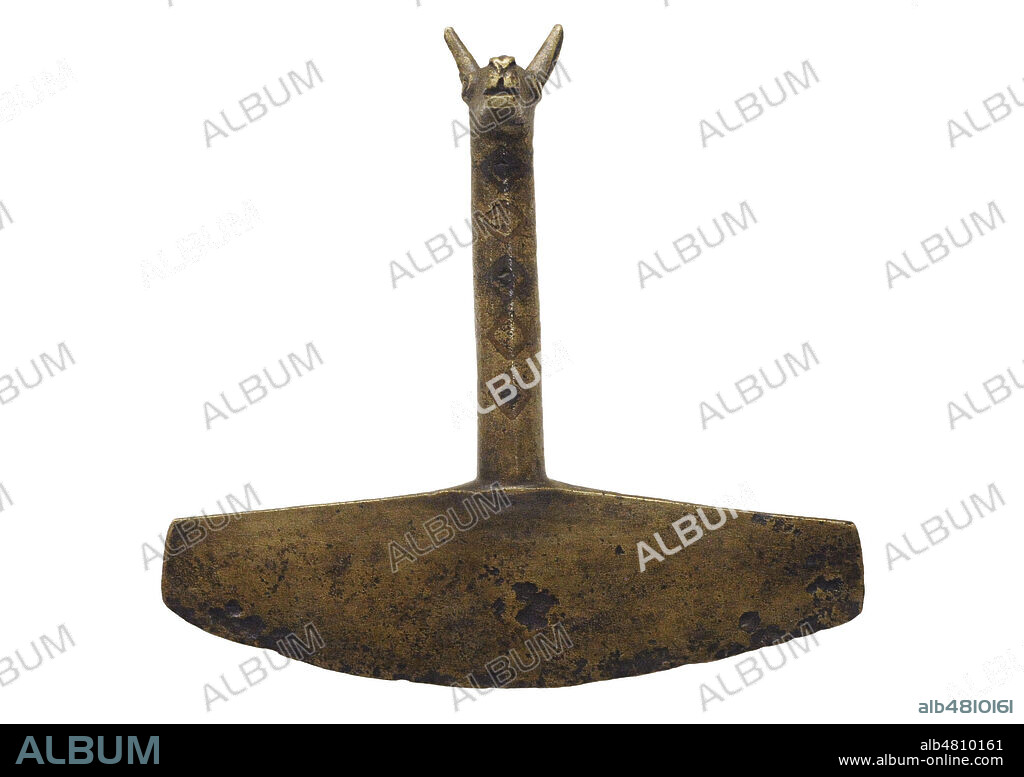 Cuchillo ceremonial ("Tumi") utilizado para sacrificios. Bronce. Cultura Inca (1400-1533 d. C.). Cuzco, Perú. Museo de América. Madrid. España.
