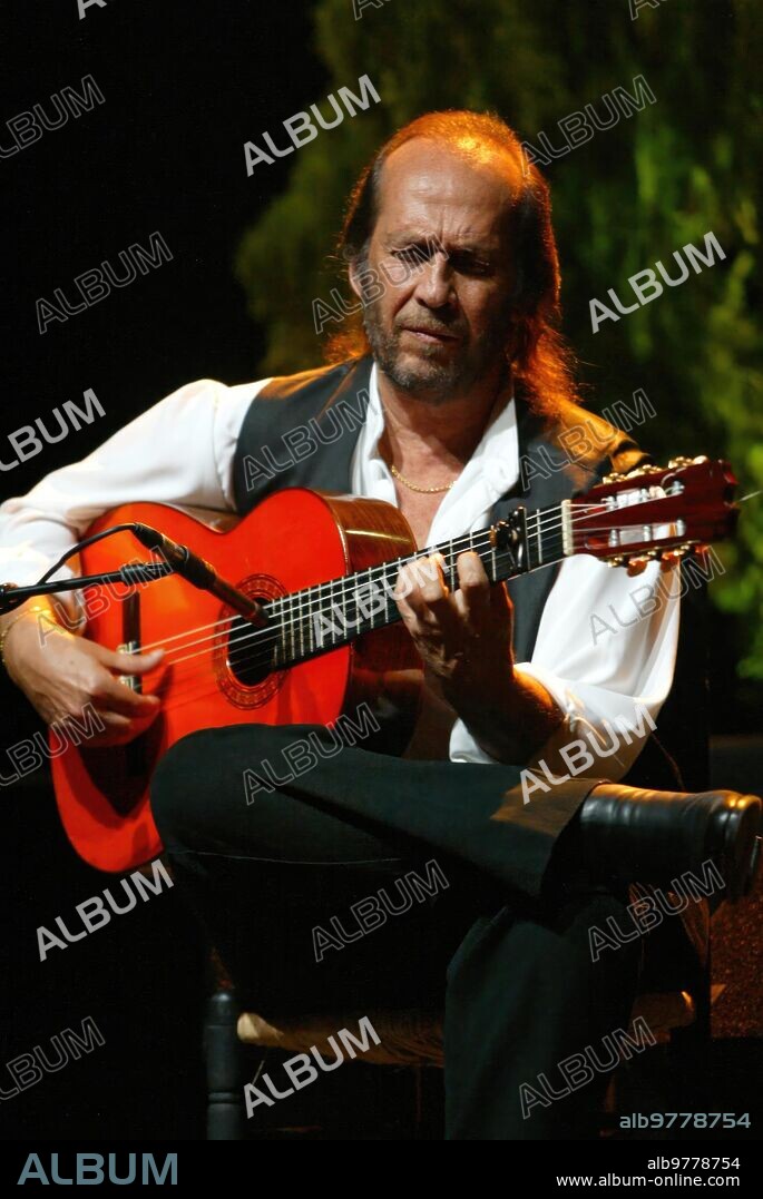 Cordoba.10-7-04.Guitar Festival. Concert by Paco de Lucia. Photo: Rafael Carmona. Photo: Rafael Carmona.