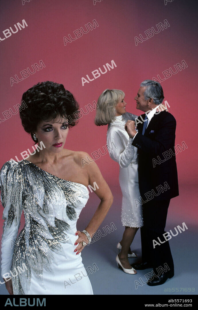 JOAN COLLINS, JOHN FORSYTHE y LINDA EVANS en DINASTIA, 1981 (DYNASTY), dirigida por DON MEDFORD, JEROME COURTLAND y PHILIP LEACOCK. Copyright Aaron Spelling Productions.
