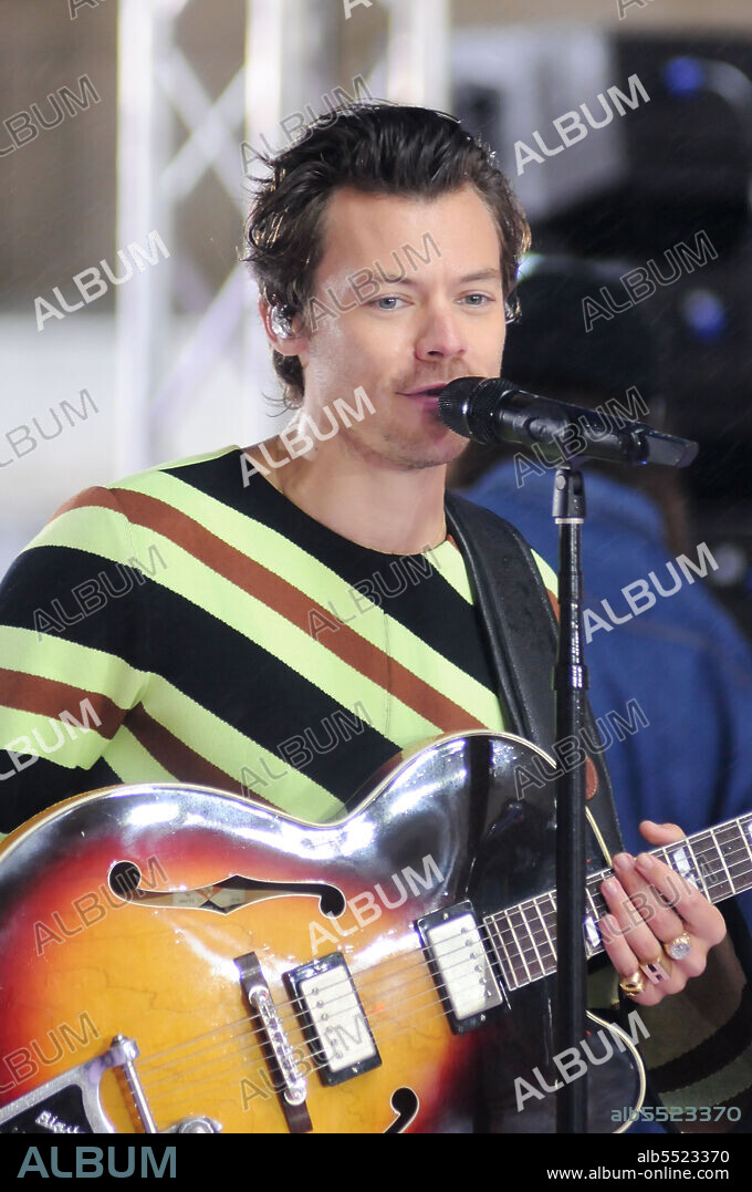 May 19, 2022, New York, New York, USA: Harry Styles performs on the 'Today' TV Show Summer Concert Series at Rockefeller Center in New York City. (Credit Image: © Efren Landaos/SOPA Images via ZUMA Press Wire).