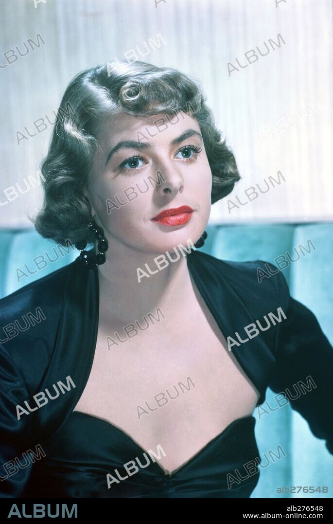 INGRID BERGMAN in ARCH OF TRIUMPH, 1948, directed by LEWIS MILESTONE. Copyright UNITED ARTISTS. Custome by Edith Head.