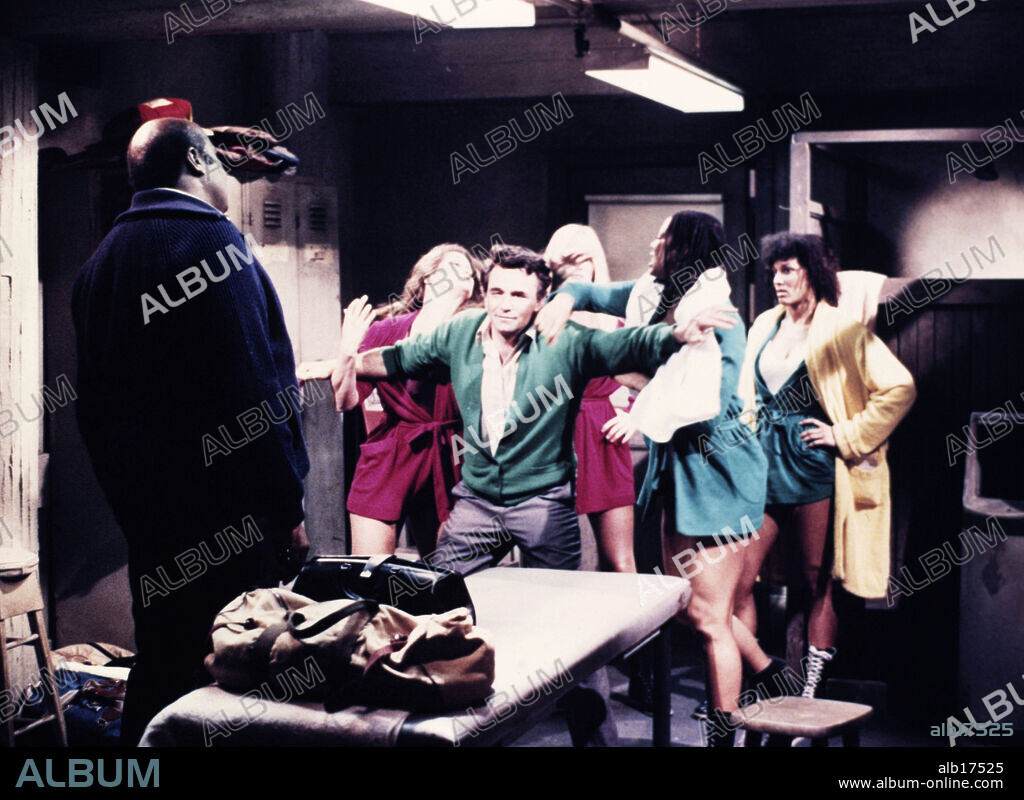 PETER FALK in THE CALIFORNIA DOLLS, 1981 (ALL THE MARBLES), directed by ROBERT ALDRICH. Copyright M.G.M.