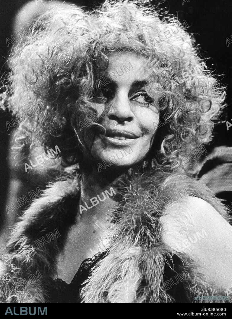 19700604 - Skådespelerskan Lissi Alandh som den sexxiga vampen i föreställningen "Utan ridå" på Arena teaterbåten. Foto: Jacob Forsell Kod: 14 COPYRIGHT SCANPIX SWEDEN.