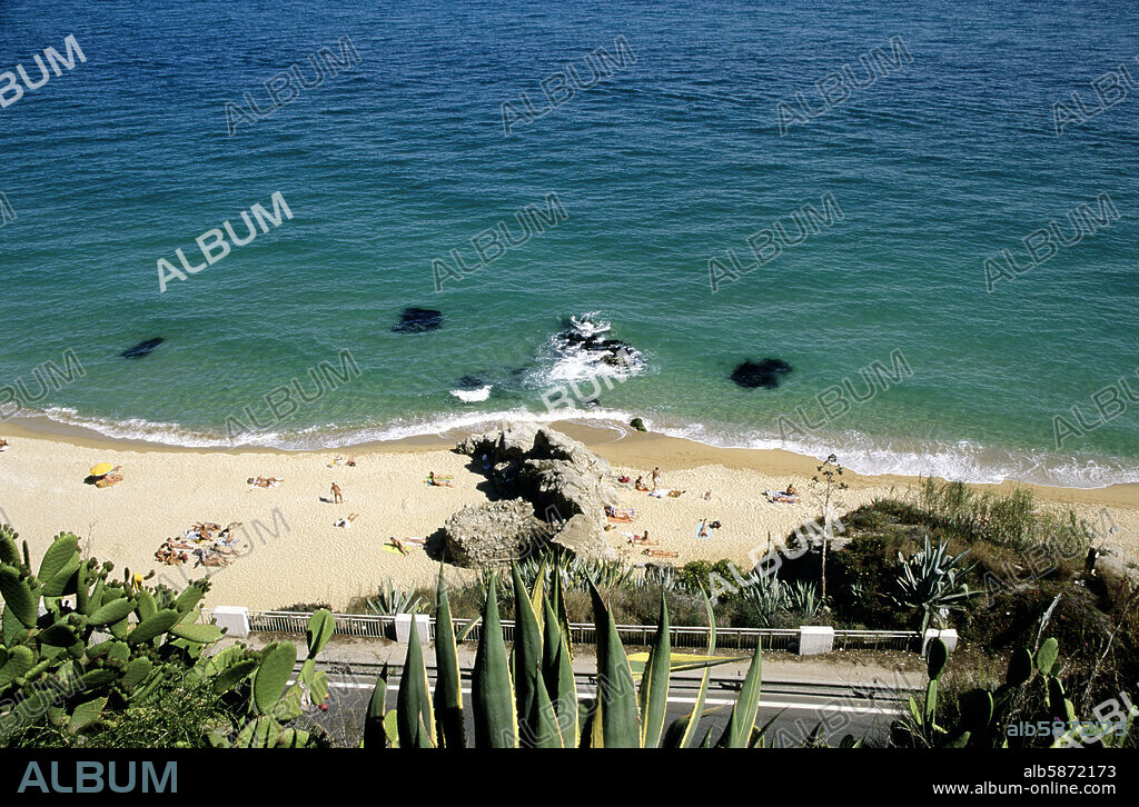 Arenys de Mar, playa / platja nudista.