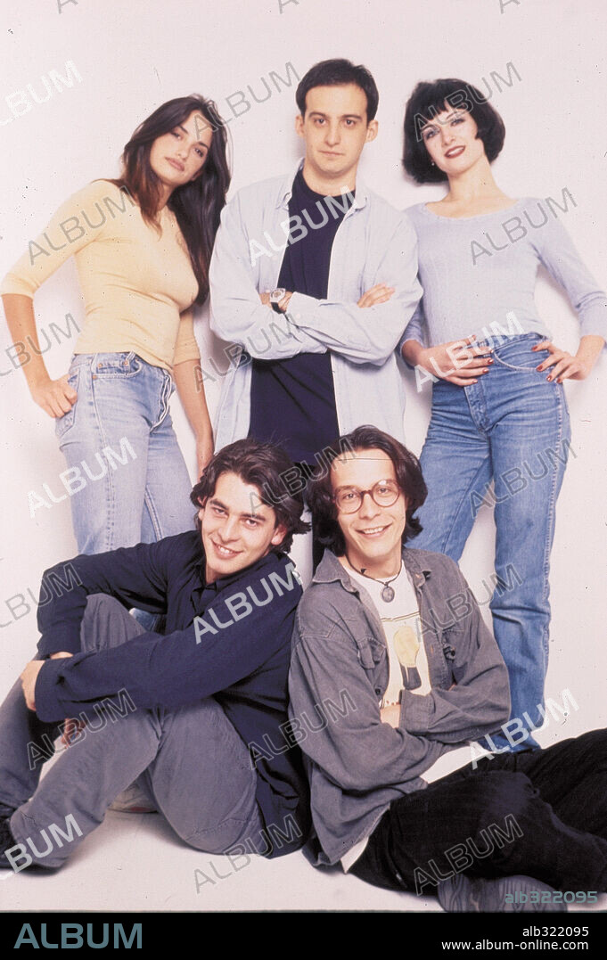 ALEJANDRO AMENABAR, EDUARDO NORIEGA, FELE MARTINEZ, NAJWA NIMRI y PENELOPE CRUZ en ABRE LOS OJOS, 1997, dirigida por ALEJANDRO AMENABAR. Copyright SOGETEL.
