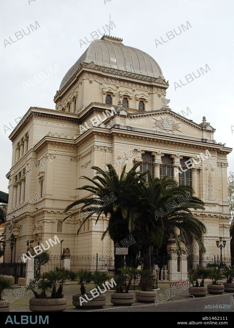 GRAN SINAGOGA DE ROMA. Construída entre 1901 y 1904 según diseño de Vincenzo Costa y Osvaldo Armanni. Vista del exterior. ROMA. Italia.