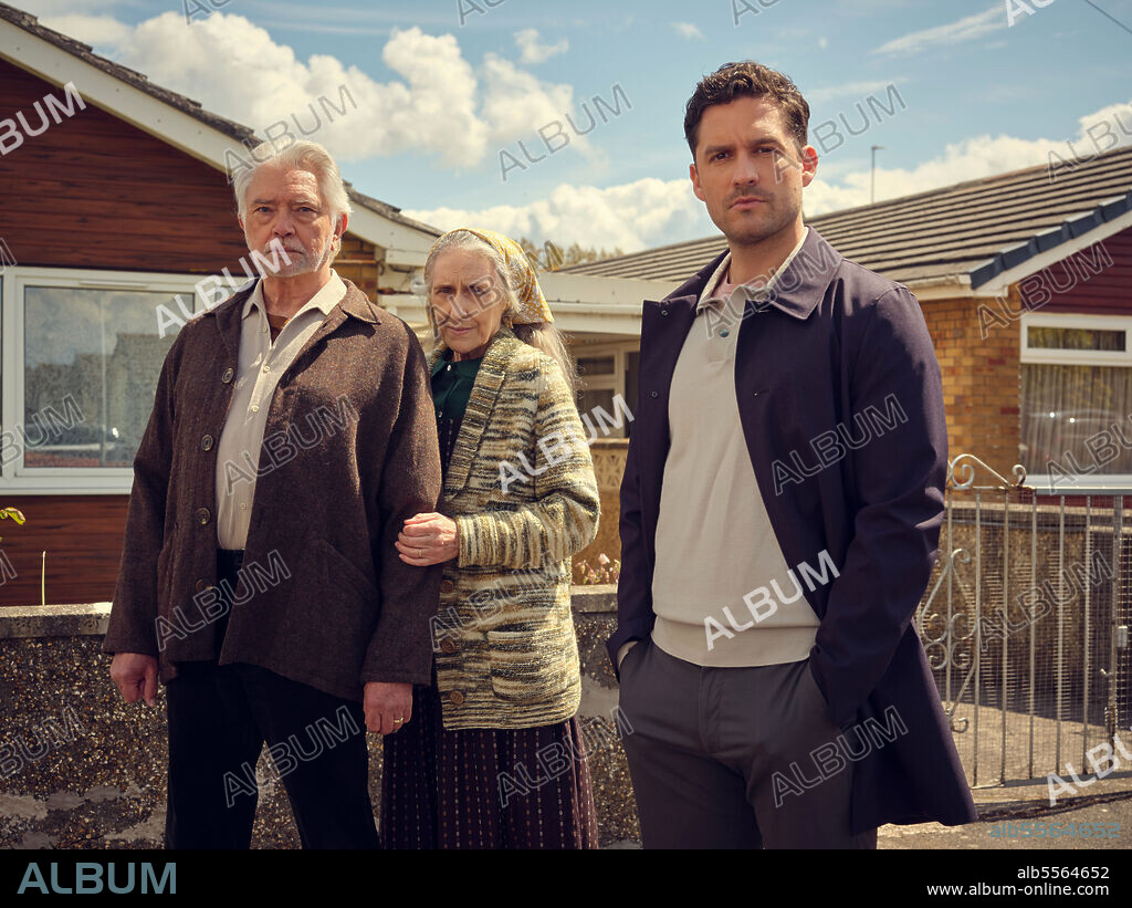 ANITA DOBSON, BEN ALDRIDGE and MARTIN SHAW in THE LONG CALL, 2021, directed by LEE HAVEN JONES. Copyright Silverprint Pictures.