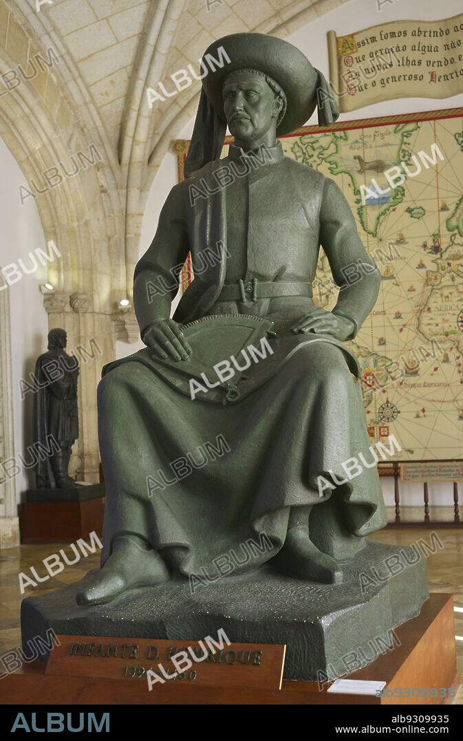 LEOPOLDO DE ALMEIDA (1898-1975). PORTUGUESE SCULPTOR.. Enrique de Portugal, conocido como Enrique el Navegante (1394-1460). Infante portugués. Primer duque de Viseu. Escultura realizada en 1960 por el escultor portugués Leopoldo de Almeida (1898-1975). Museo de Marina. Lisboa. Portugal.