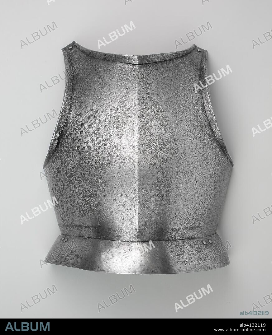 Breastplate with Fauld. Spanish; Inscription: Armorer's mark near right gusset. Date: 1480-1520. Dimensions: Without Fauld: 39.4 × 35.6 cm (15 1/2 × 14 in.)
H. with Fauld: 41.9 cm (16 1/2 in.)
Wt. 7 lb. 9 oz. Steel and leather. Origin: Flanders.