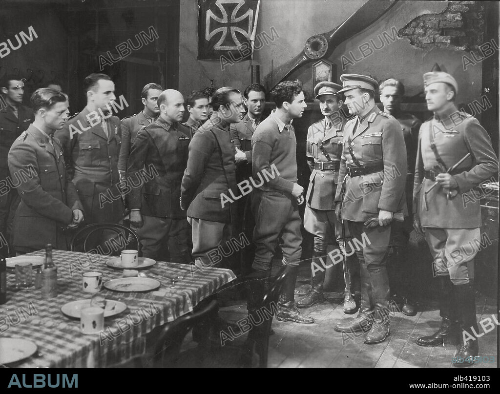 BEN LYON and JAMES HALL in HELL'S ANGELS, 1930, directed by HOWARD HUGHES. Copyright UNITED ARTISTS.