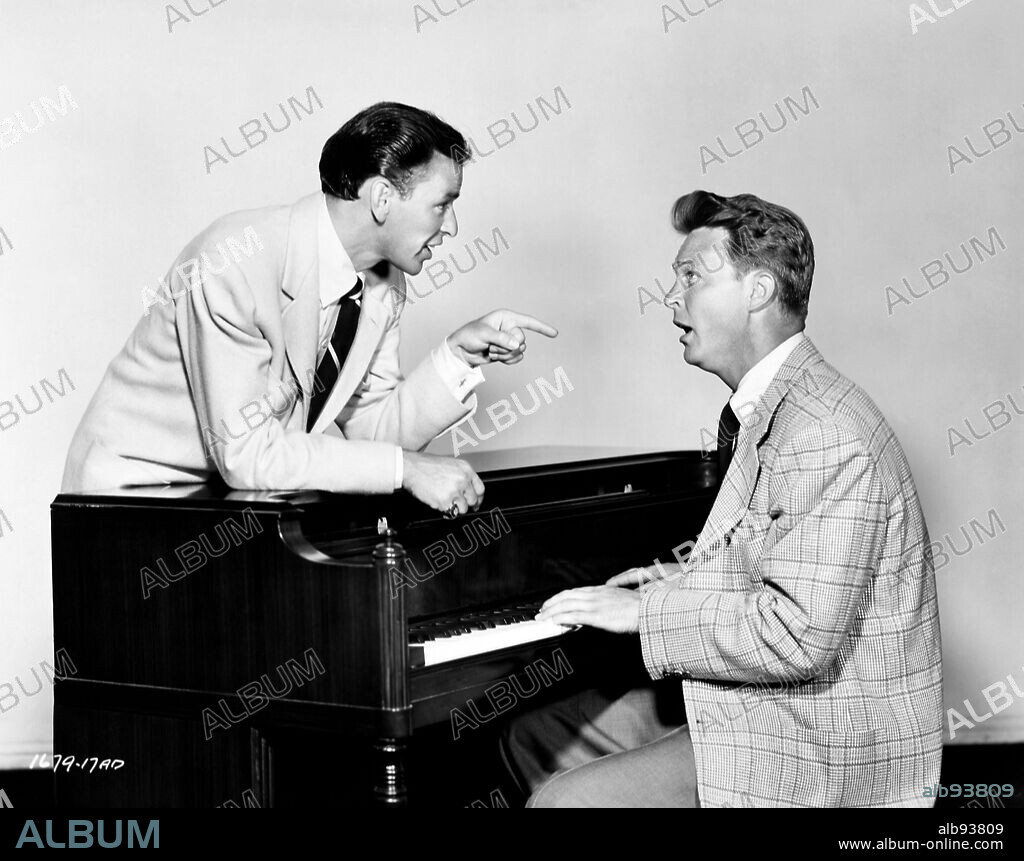 ALEX NICOL and FRANK SINATRA in MEET DANNY WILSON, 1951, directed by JOSEPH PEVNEY. Copyright UNIVERSAL PICTURES.