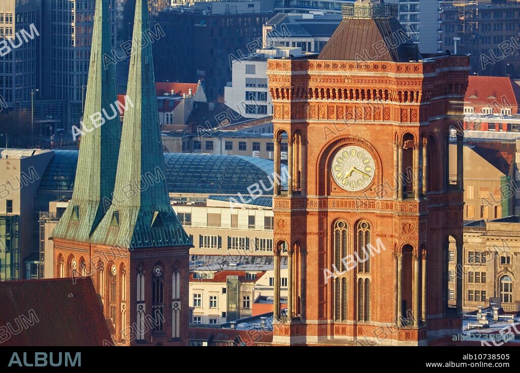 Rotes Rathaus Red City Hall, Alexanderplatz, Berlin, Germany.