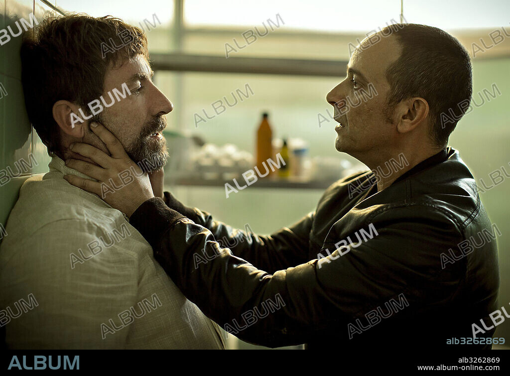ANTONIO DE LA TORRE y LUIS CALLEJO en TARDE PARA LA IRA, 2016 (THE FURY OF A PATIENT MAN), dirigida por RAUL AREVALO. Copyright AGOSTO LA PELICULA/ LA CANICA FILMS.