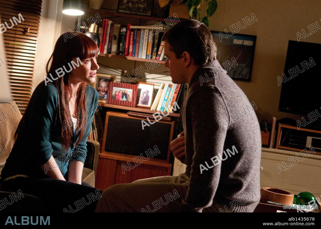 BRYCE DALLAS HOWARD y MATT DAMON en MAS ALLA DE LA VIDA, 2010 (HEREAFTER), dirigida por CLINT EASTWOOD. Copyright MALPASO PRODUCTIONS.