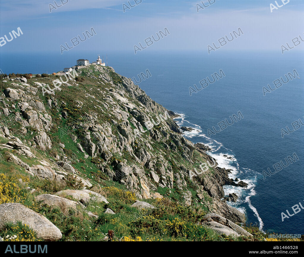 GALICIA. Vista del CABO FINISTERRE (CABO FISTERRA), situado en la Costa de la Muerte (Costa da Morte), el más occidental de la Península Ibérica. El faro data de 1853. Provincia de A Coruña. España.